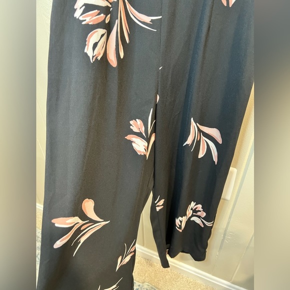A New Day Women's Sleeveless Black Floral Jumpsuit w pockets - Picture 9 of 9
